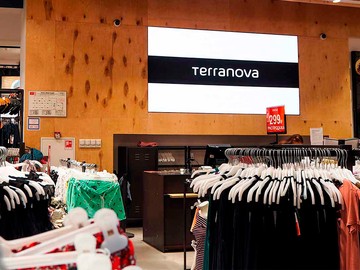 Видеоэкран для магазина «Terranova», ТЦ «Авиапарк», шаг 4 мм, г. Москва