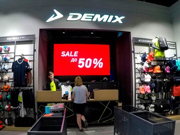 Видеоэкран для cети магазинов «Demix», шаг 2.5мм, г. Москва