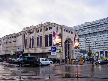 Медиафасад, ТЦ «Ереван плаза», шаг 16х33 мм, г. Москва